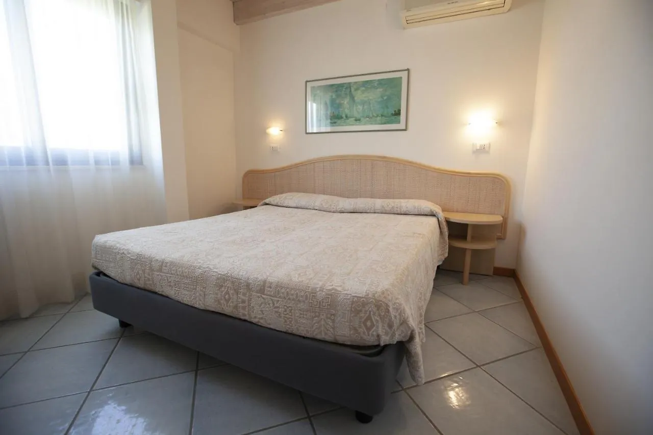 Residence Ascot 카톨리카 3*,