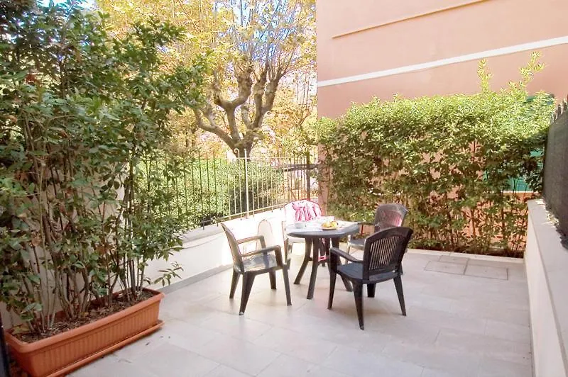 Residence Ascot 카톨리카 3*,