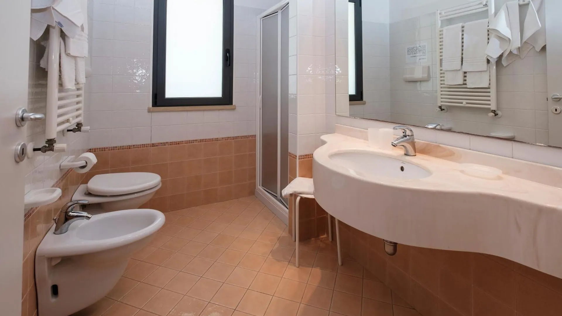 Residence Ascot 카톨리카 아파트호텔