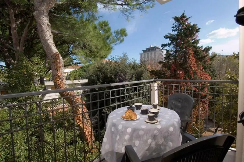 Residence Ascot 카톨리카 아파트호텔